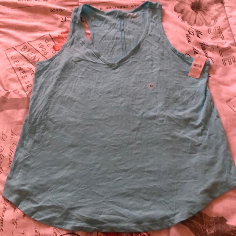 Turquoise tee shirt